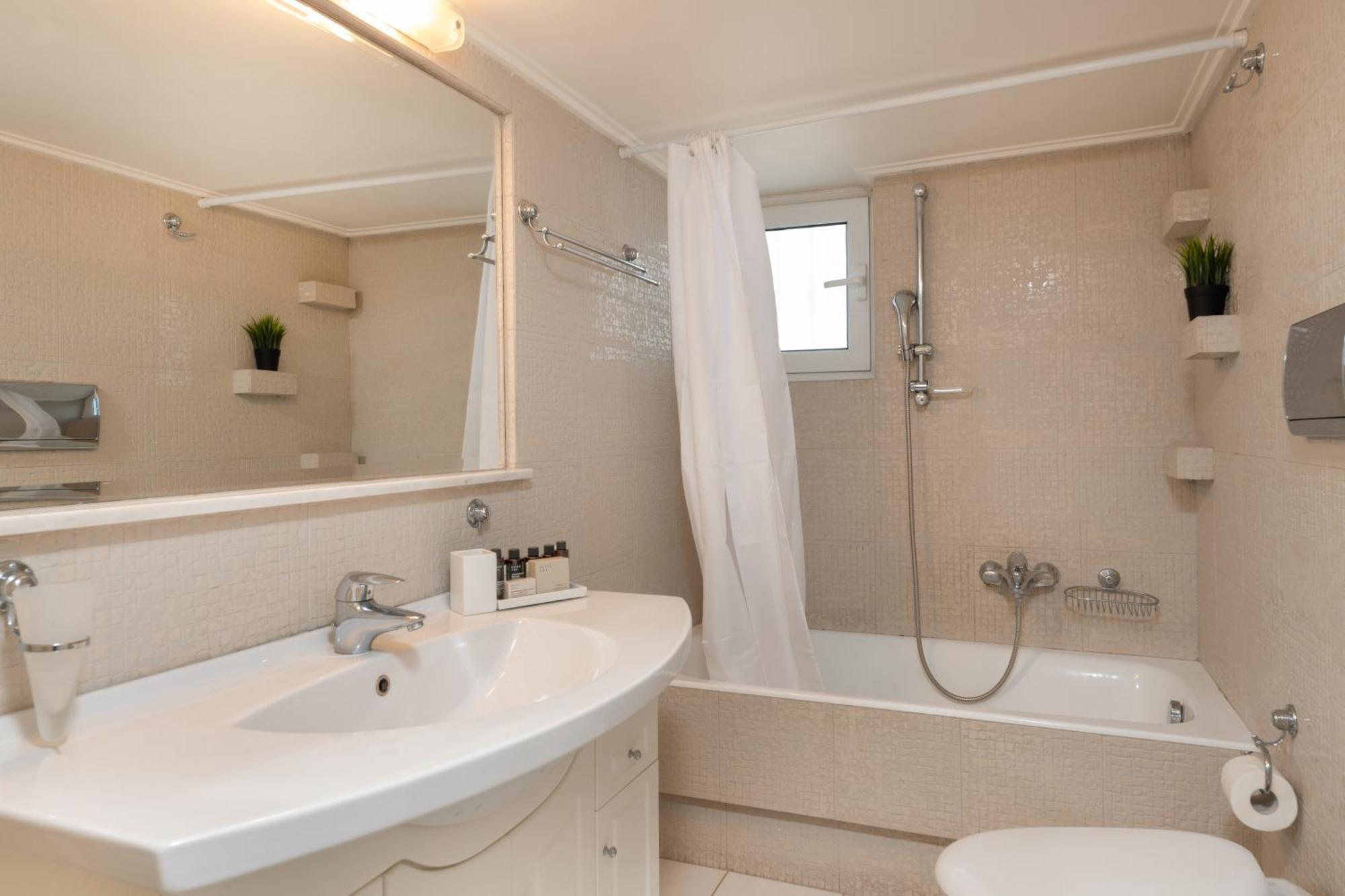 Modern Escape 2br In Glyfada By Upstreet Athen